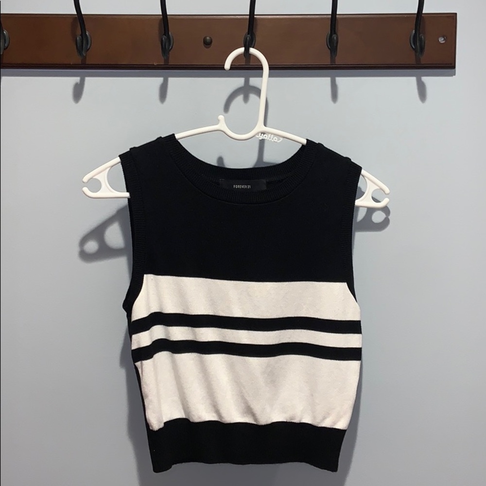 Short tank top